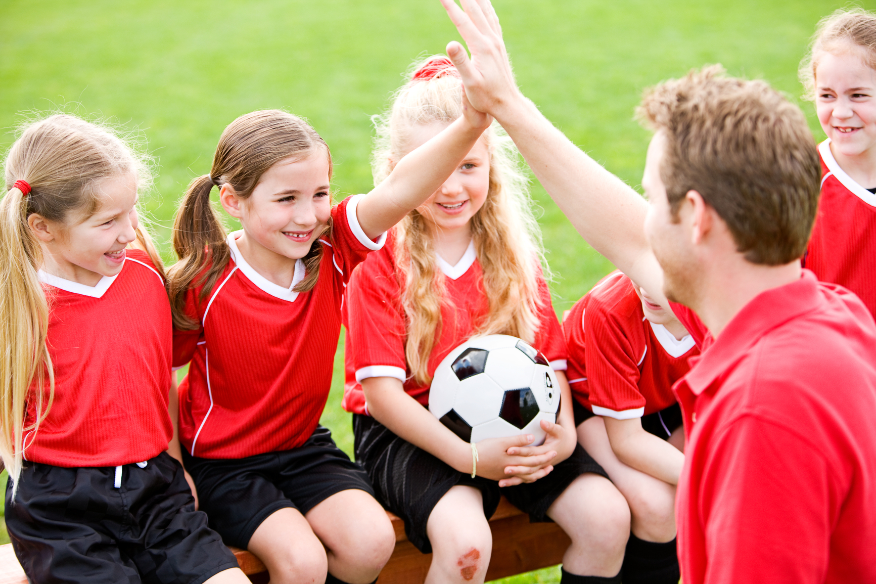 How to encourage children in sports