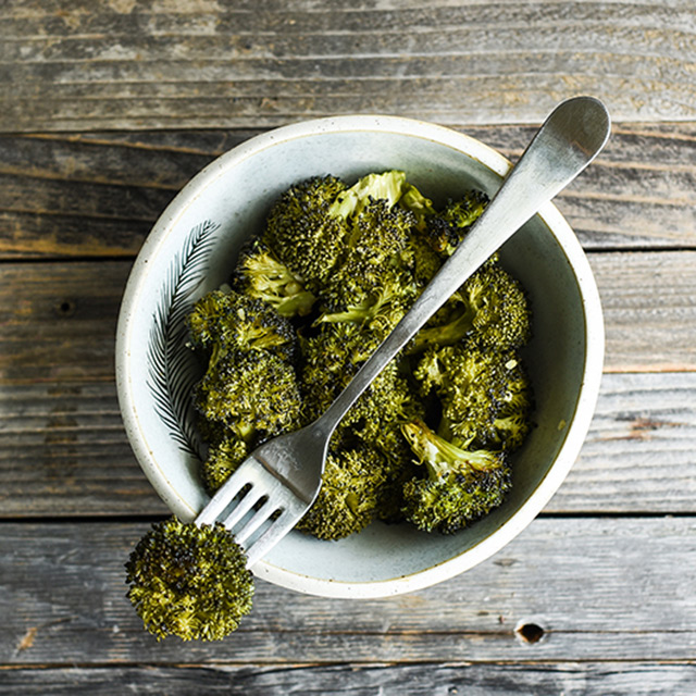 oven roasted broccoli with garlic